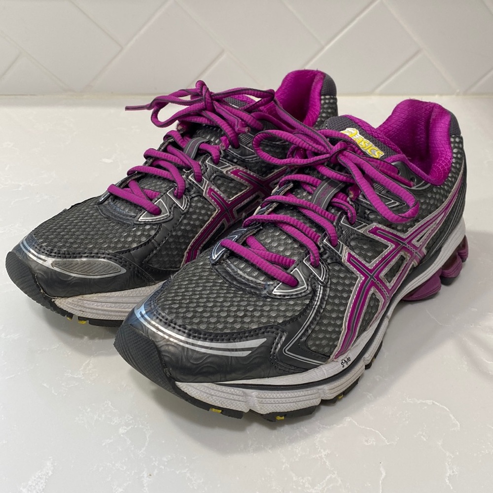 LIKE NEW ASICS GT2170 running shoe
